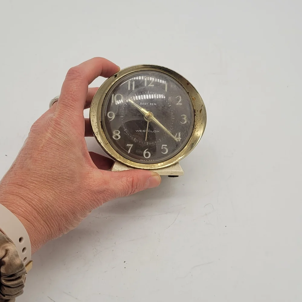 Westclox Model 1158056 Travel Alarm BABY BEN White Gold Glow In TheDark Untested